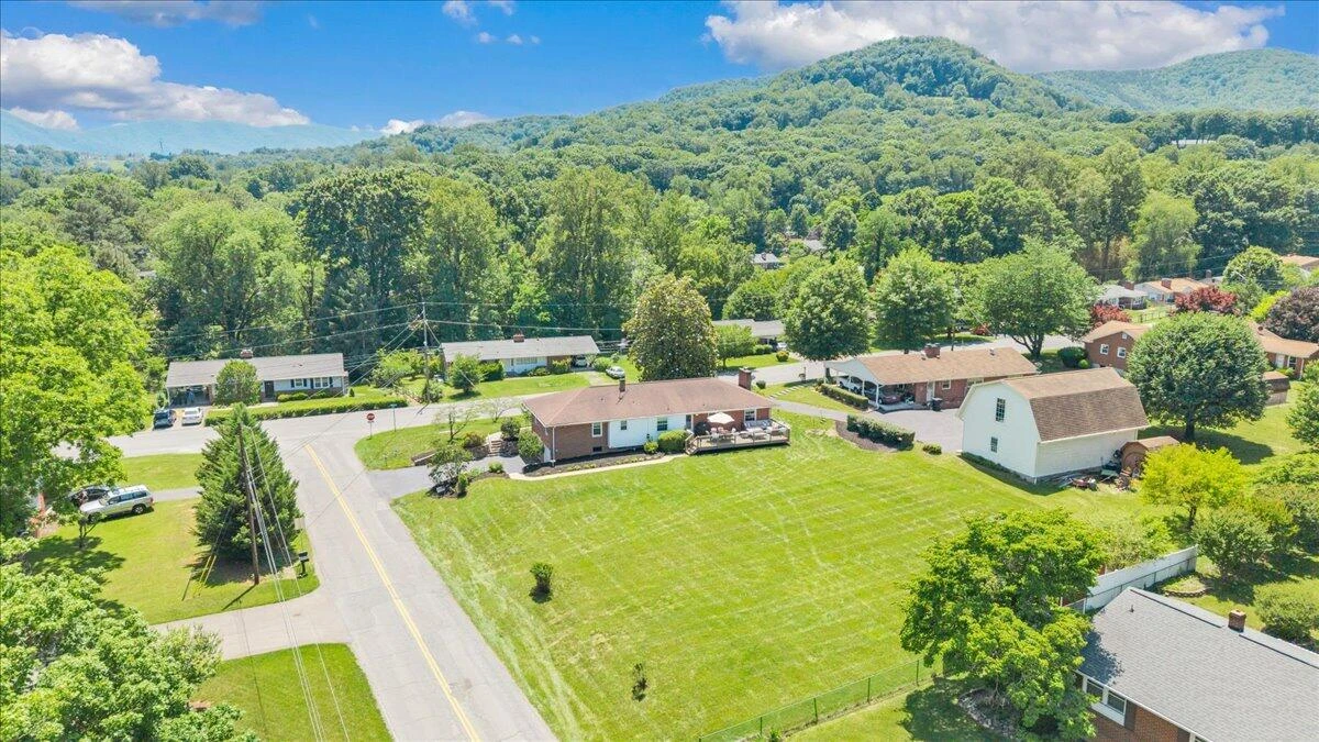2124 Bridle LN - Photo 73
