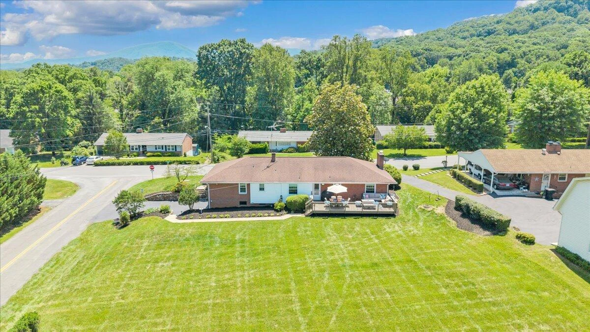 2124 Bridle LN - Photo 77