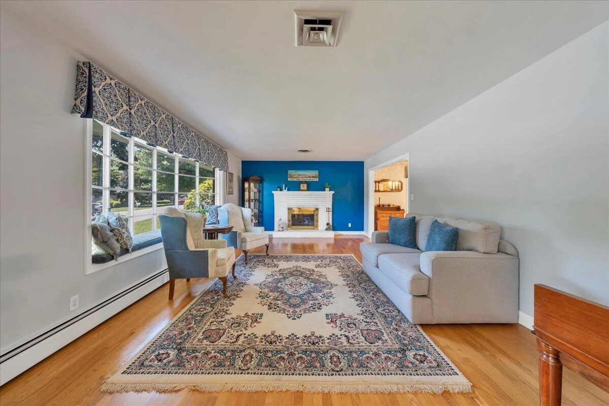 2124 Bridle LN - Photo 8