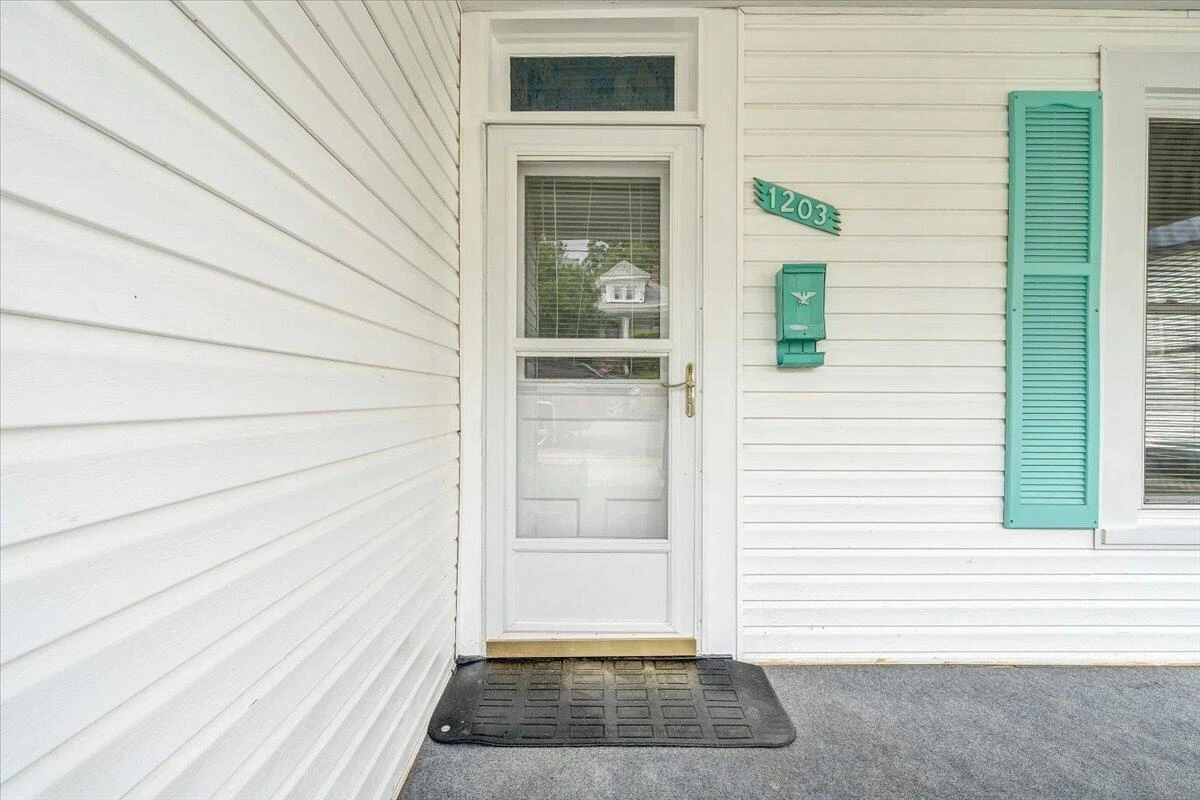 1203 Stewart AVE SE - Photo 17