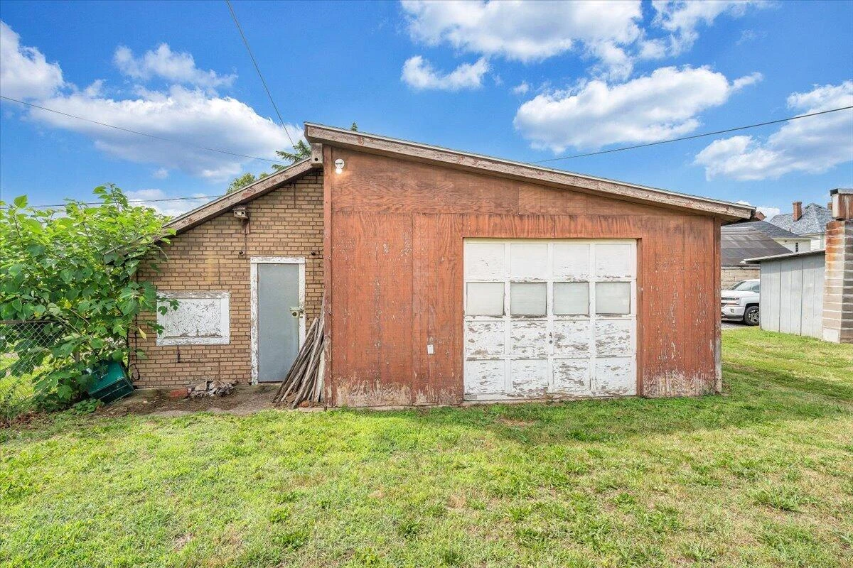1203 Stewart AVE SE - Photo 7