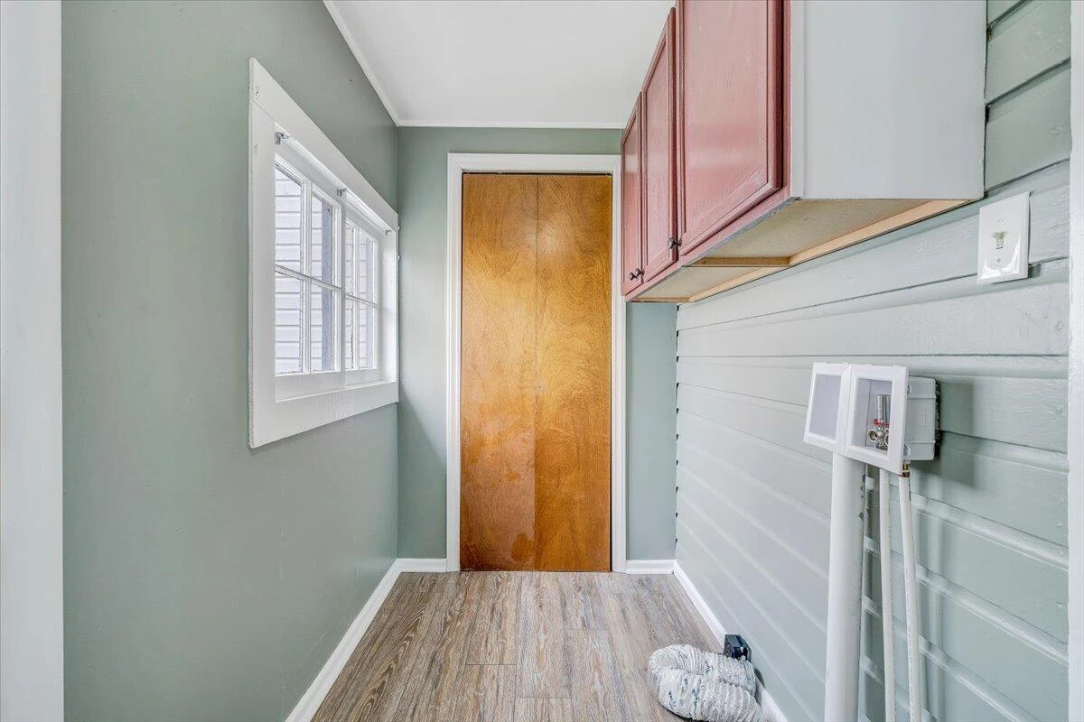 1203 Stewart AVE SE - Photo 8