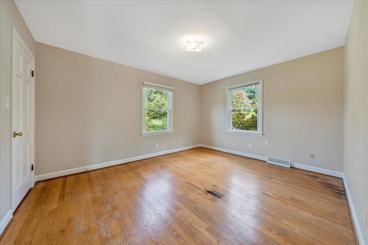 2444 Lincoln AVE SW - Photo 14