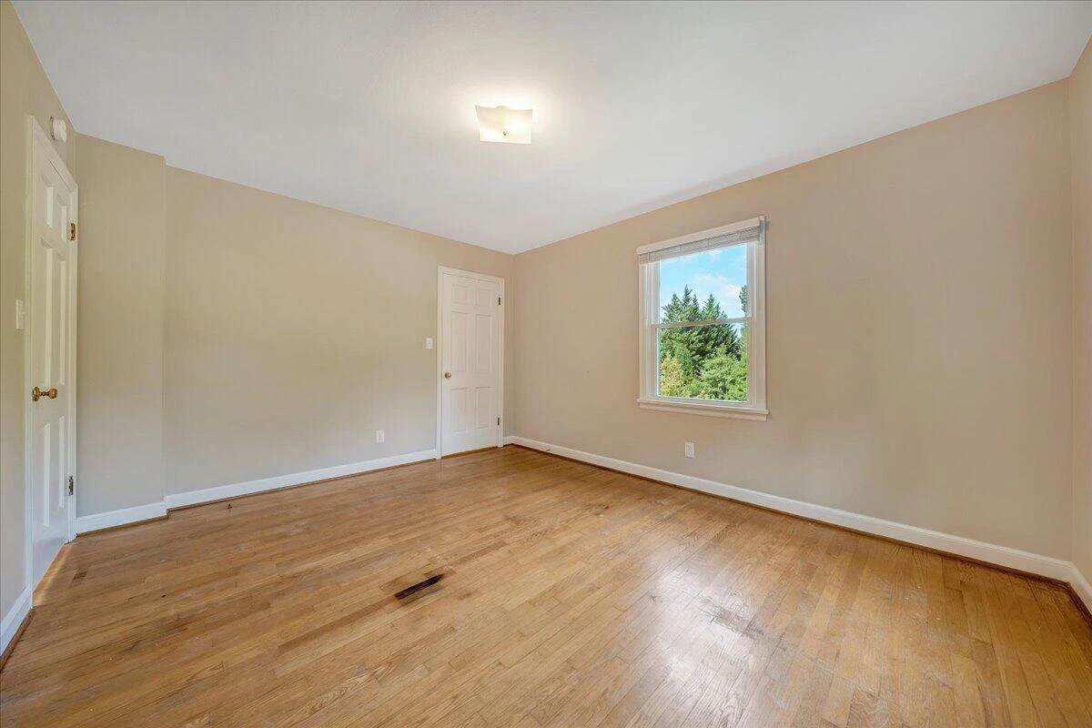 2444 Lincoln AVE SW - Photo 15