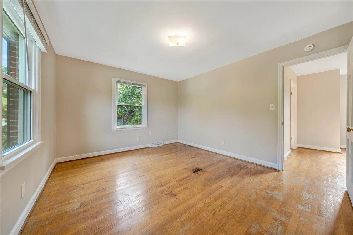 2444 Lincoln AVE SW - Photo 16