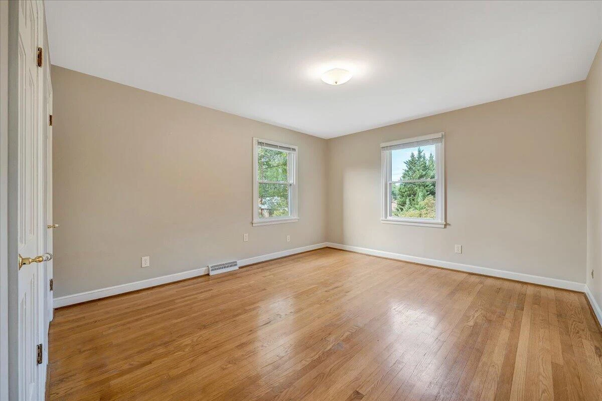 2444 Lincoln AVE SW - Photo 21