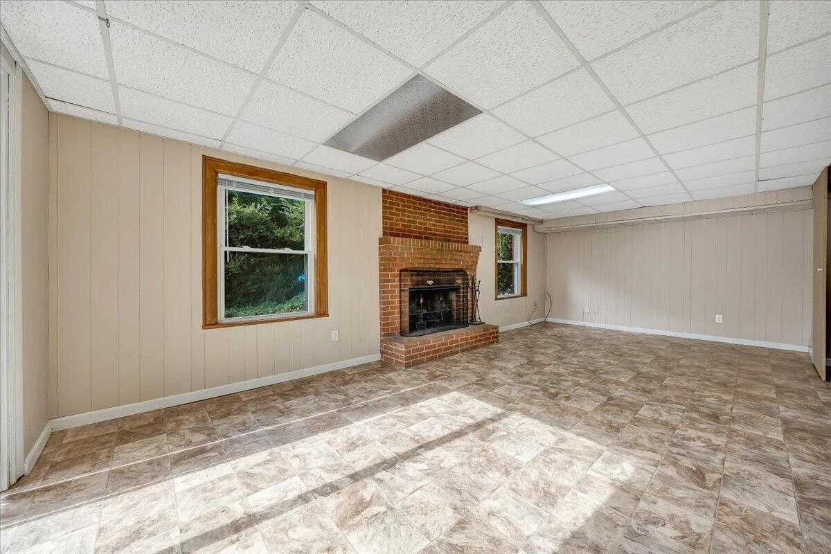 2444 Lincoln AVE SW - Photo 24