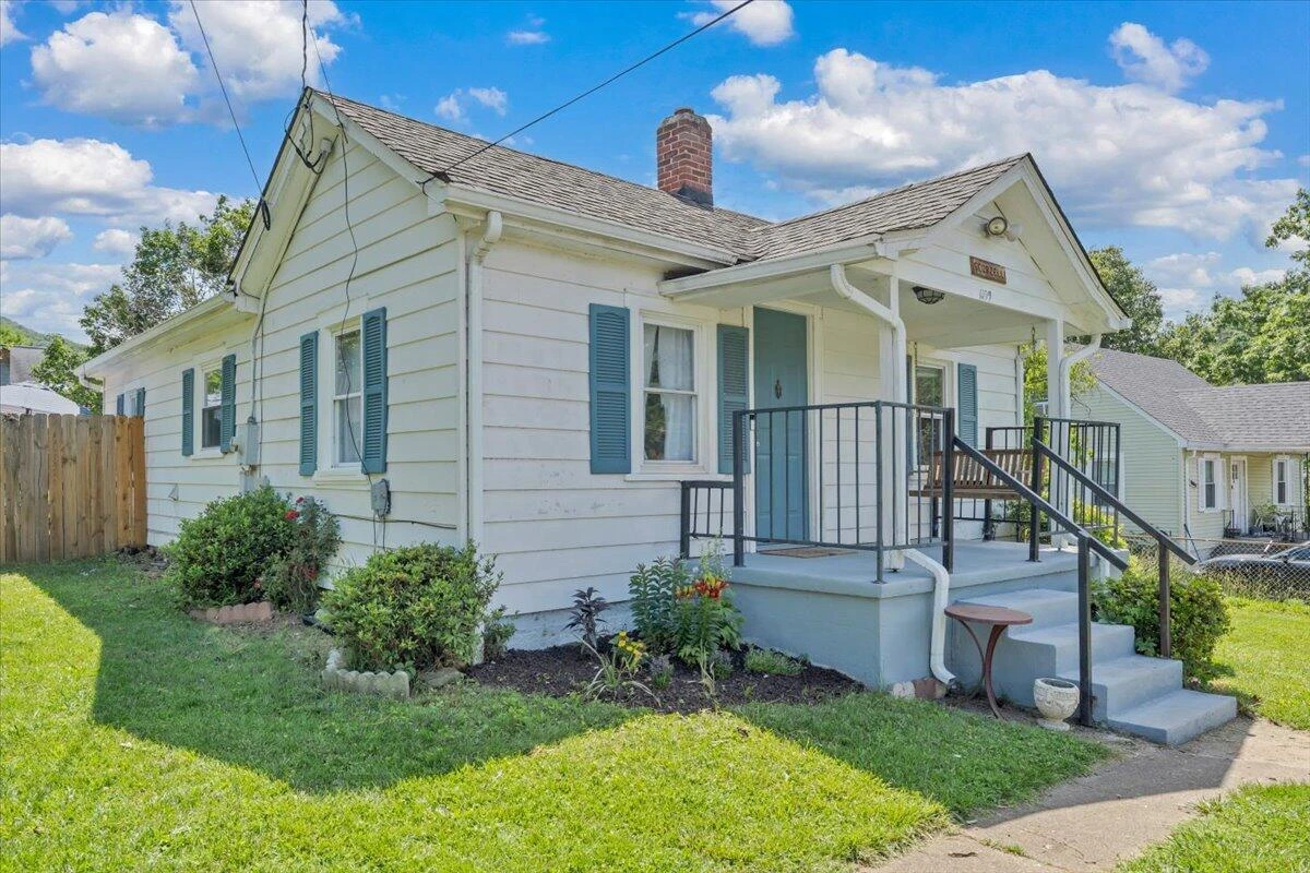 1109 Ray RD SE - Photo 22