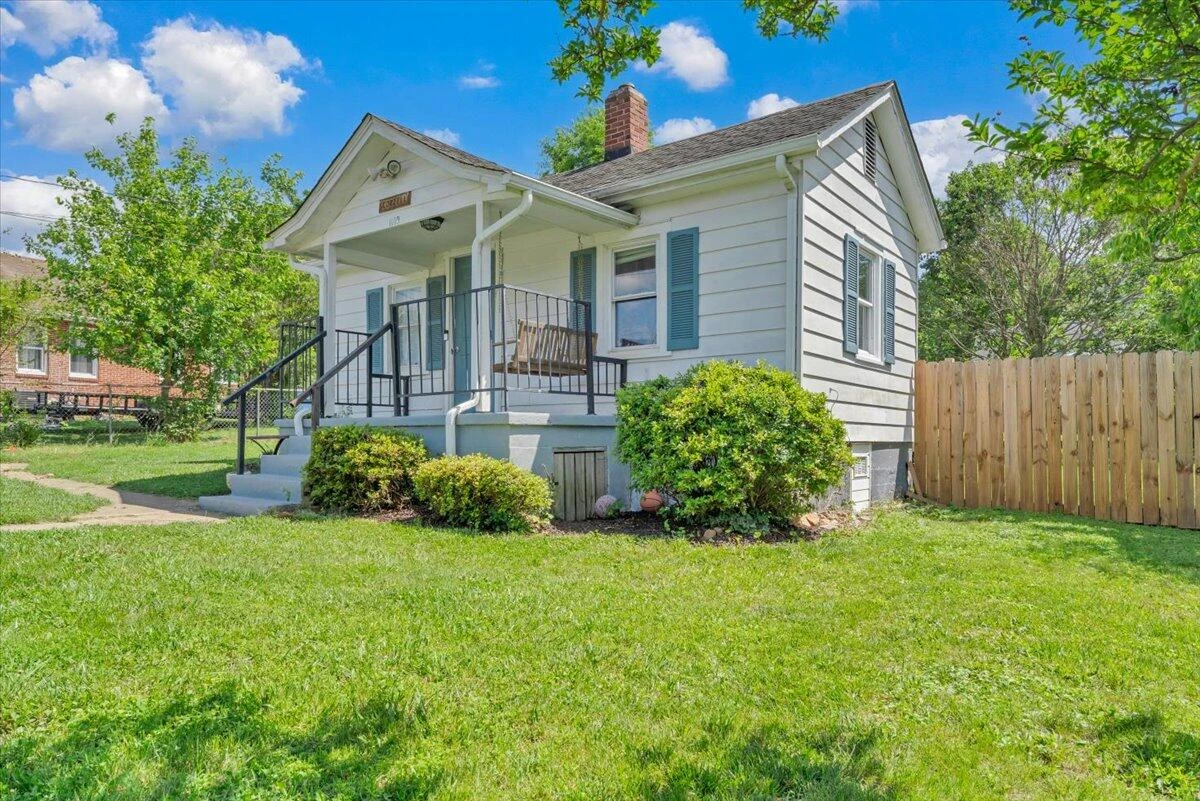 1109 Ray RD SE - Photo 24