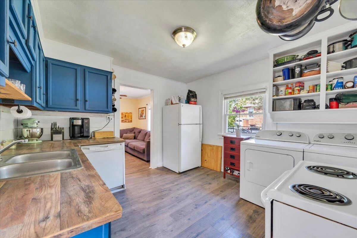 1109 Ray RD SE - Photo 8