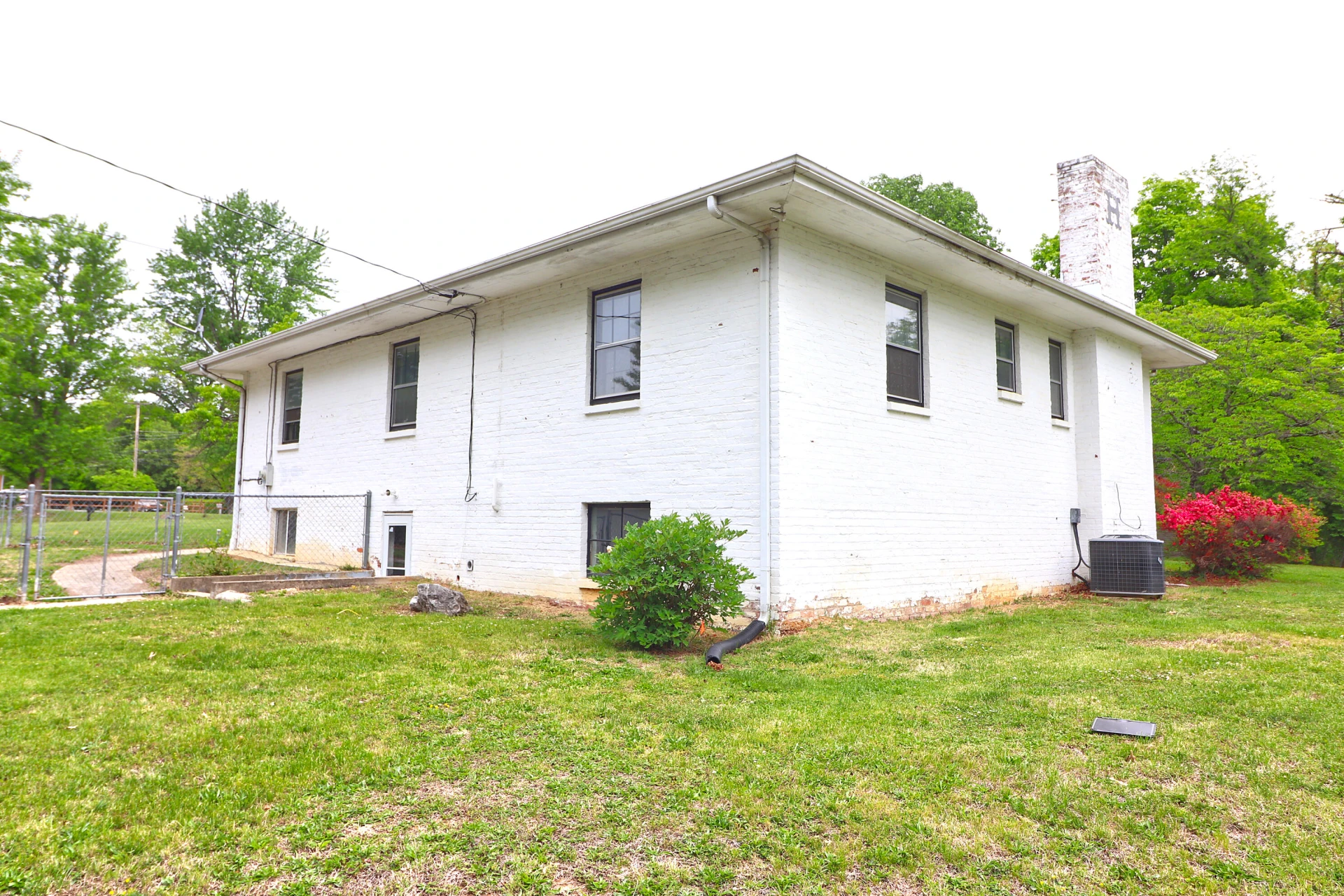 6632 Wood Haven RD - Photo 3