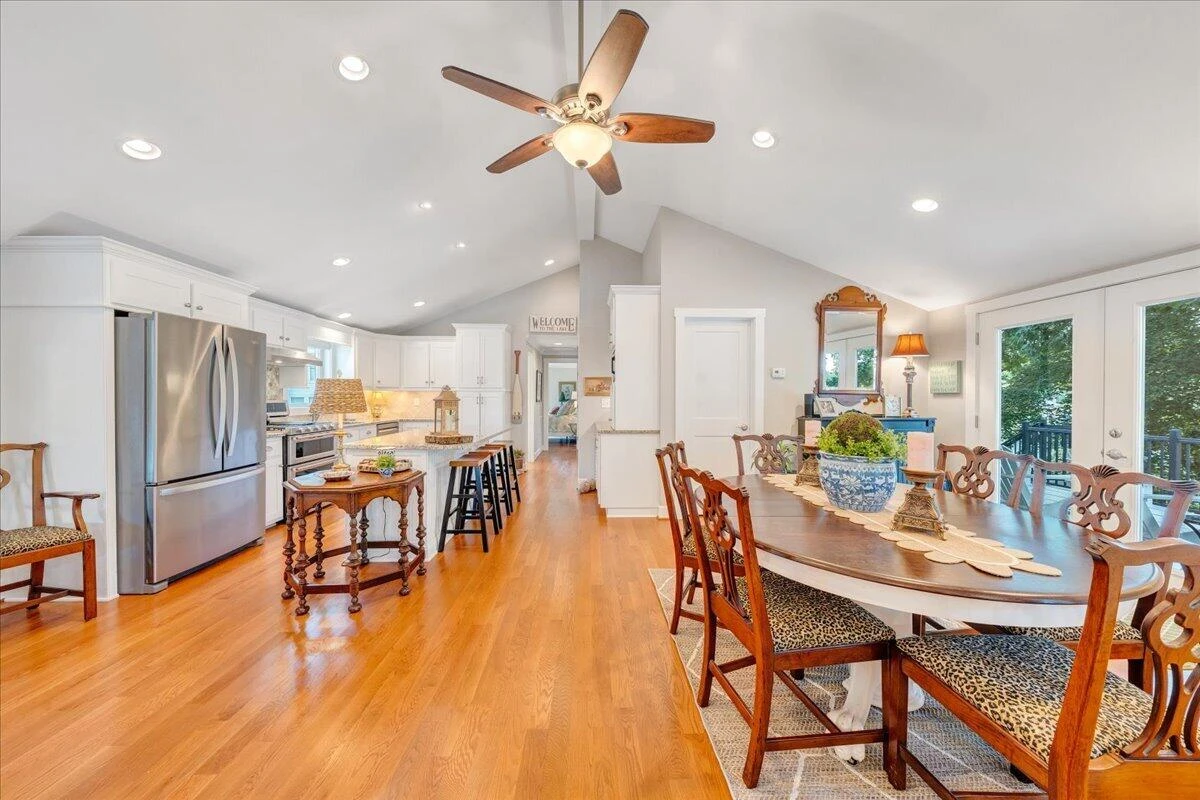 129 Douglas DR - Photo 11