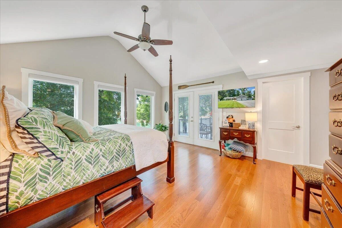 129 Douglas DR - Photo 17