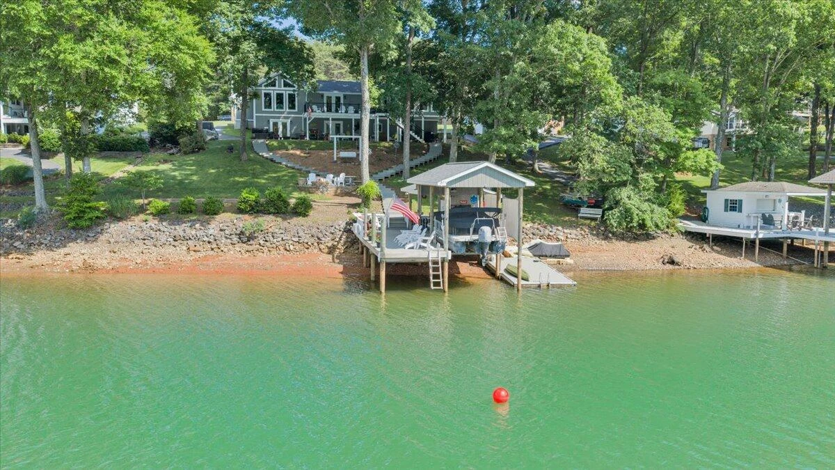 129 Douglas DR - Photo 2