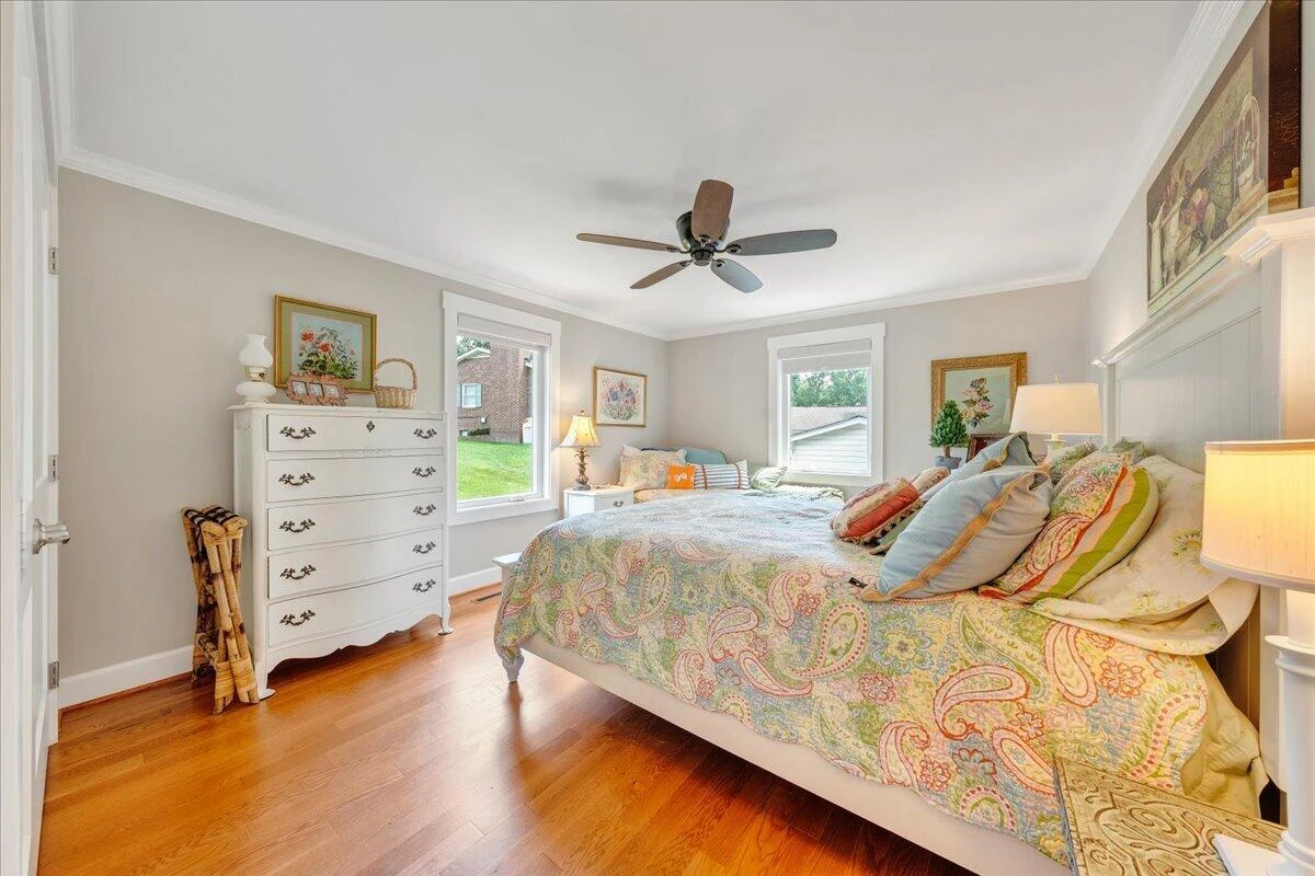 129 Douglas DR - Photo 20