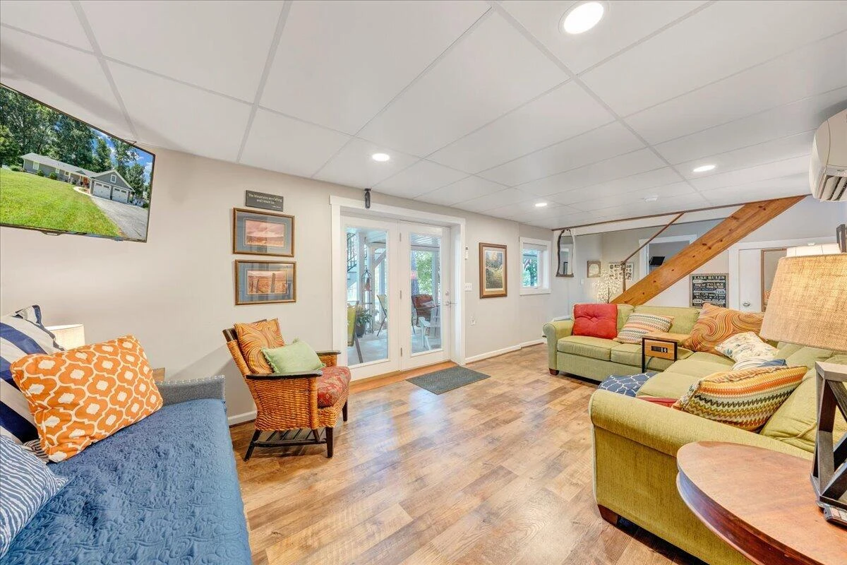 129 Douglas DR - Photo 22