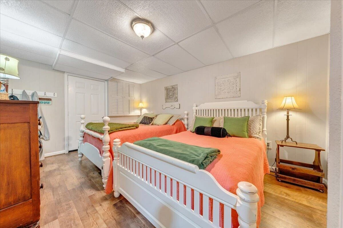 129 Douglas DR - Photo 25