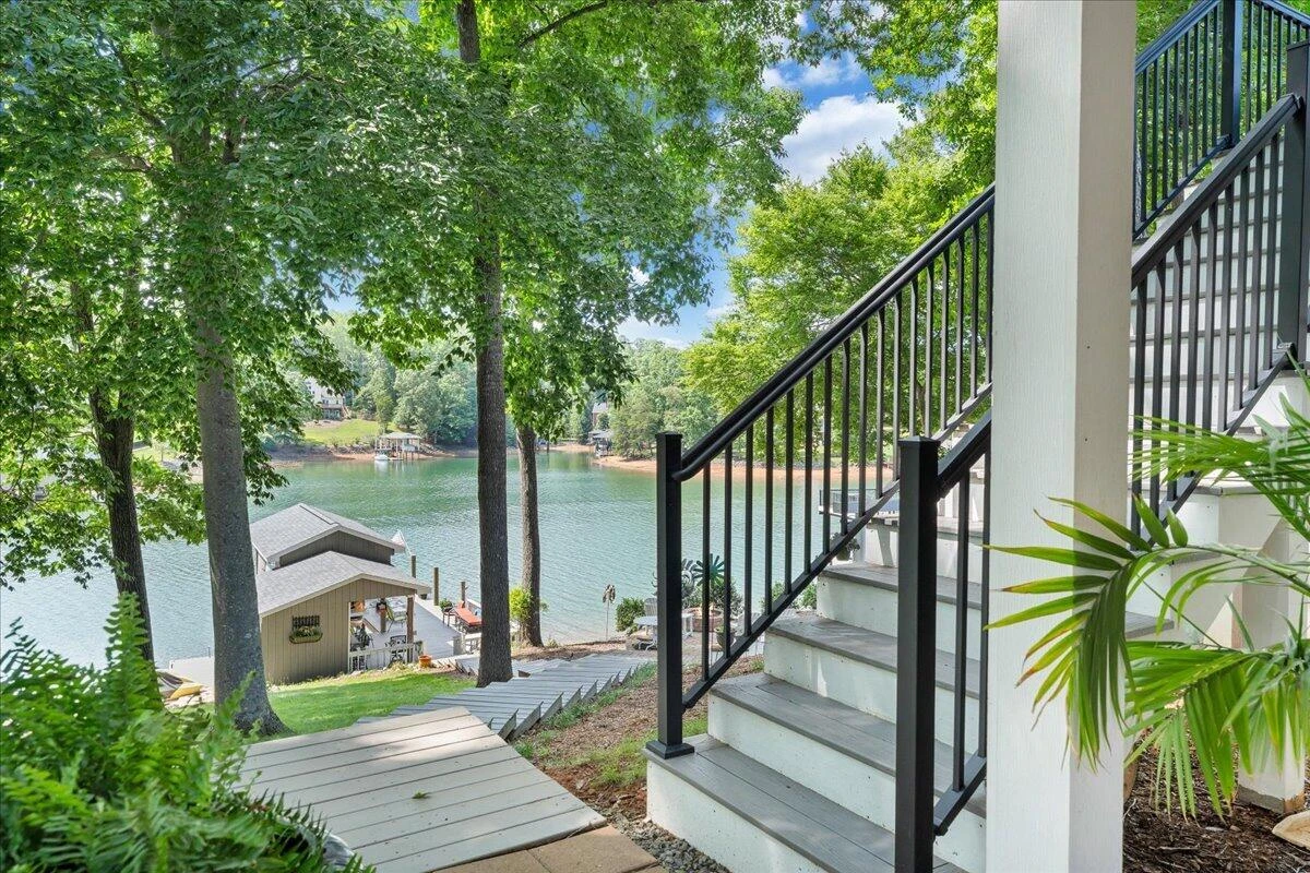 129 Douglas DR - Photo 31