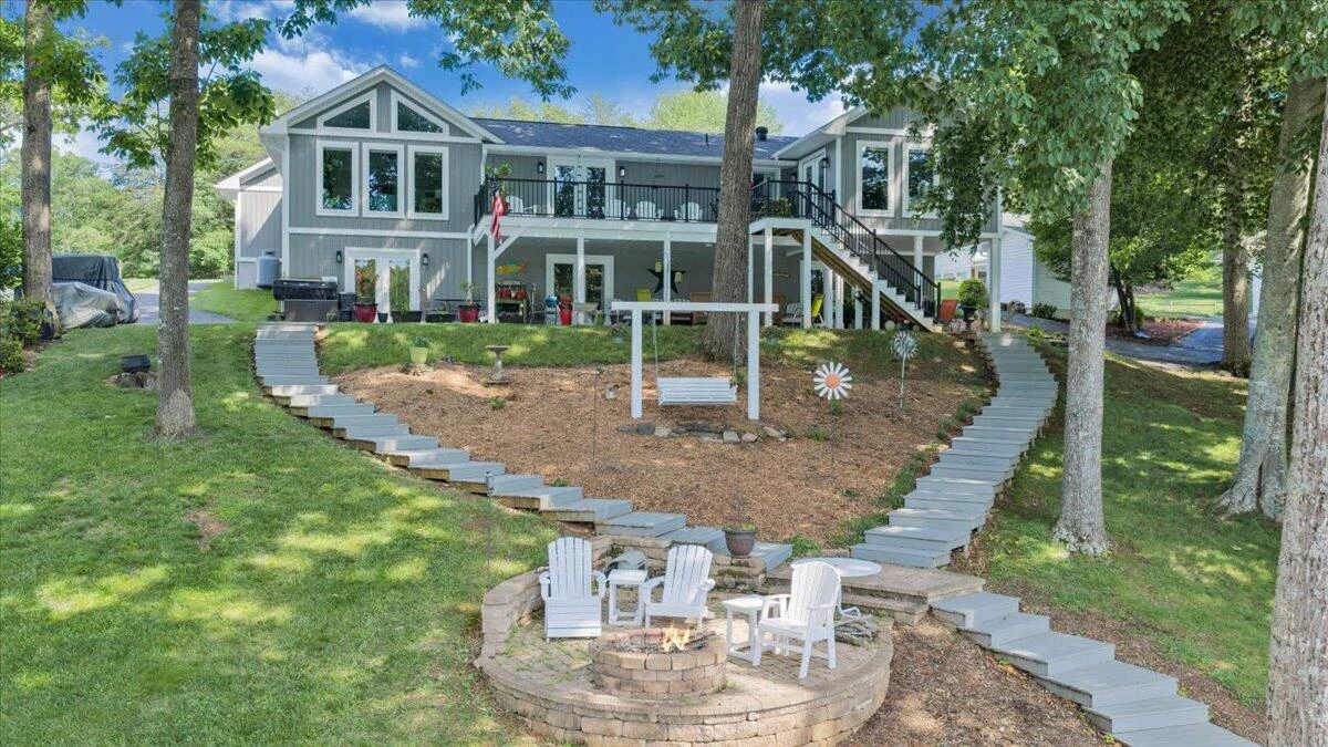 129 Douglas DR - Photo 34