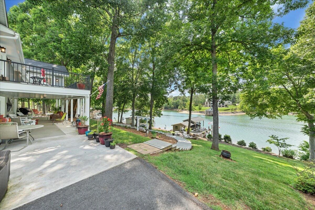 129 Douglas DR - Photo 35