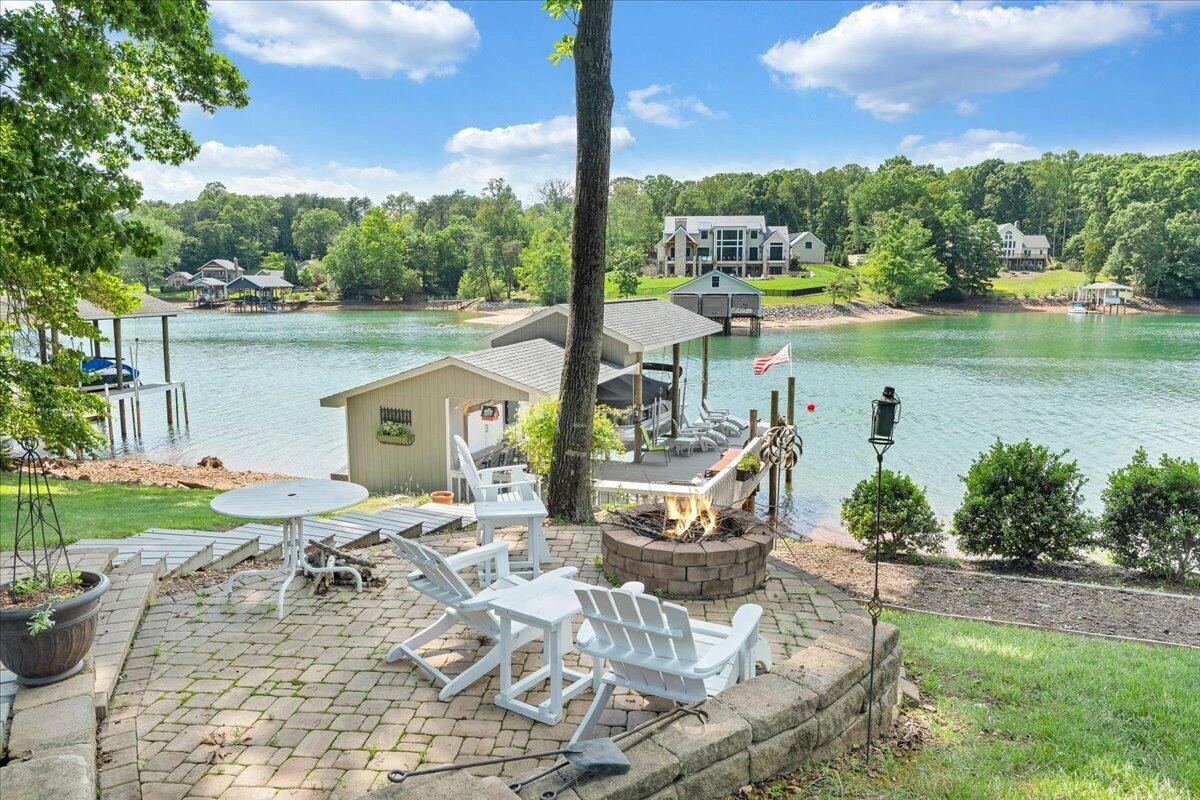 129 Douglas DR - Photo 37
