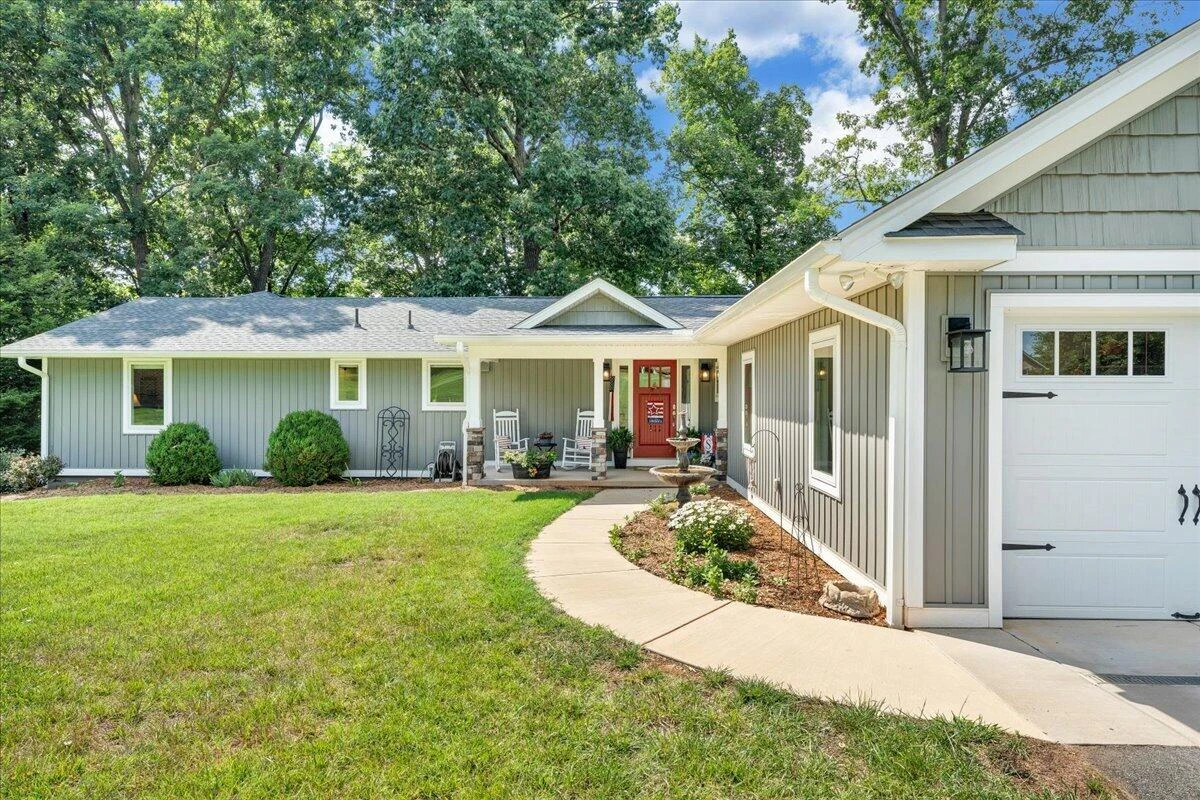 129 Douglas DR - Photo 4