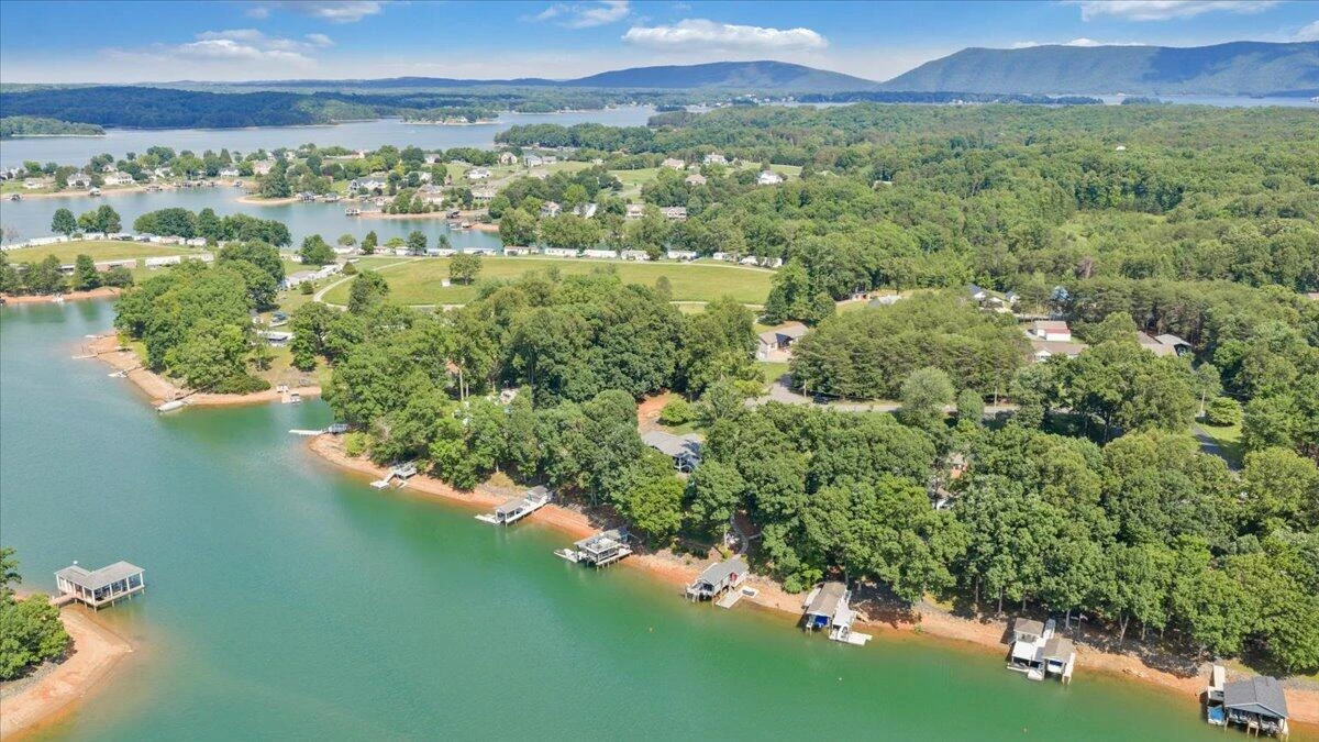 129 Douglas DR - Photo 43