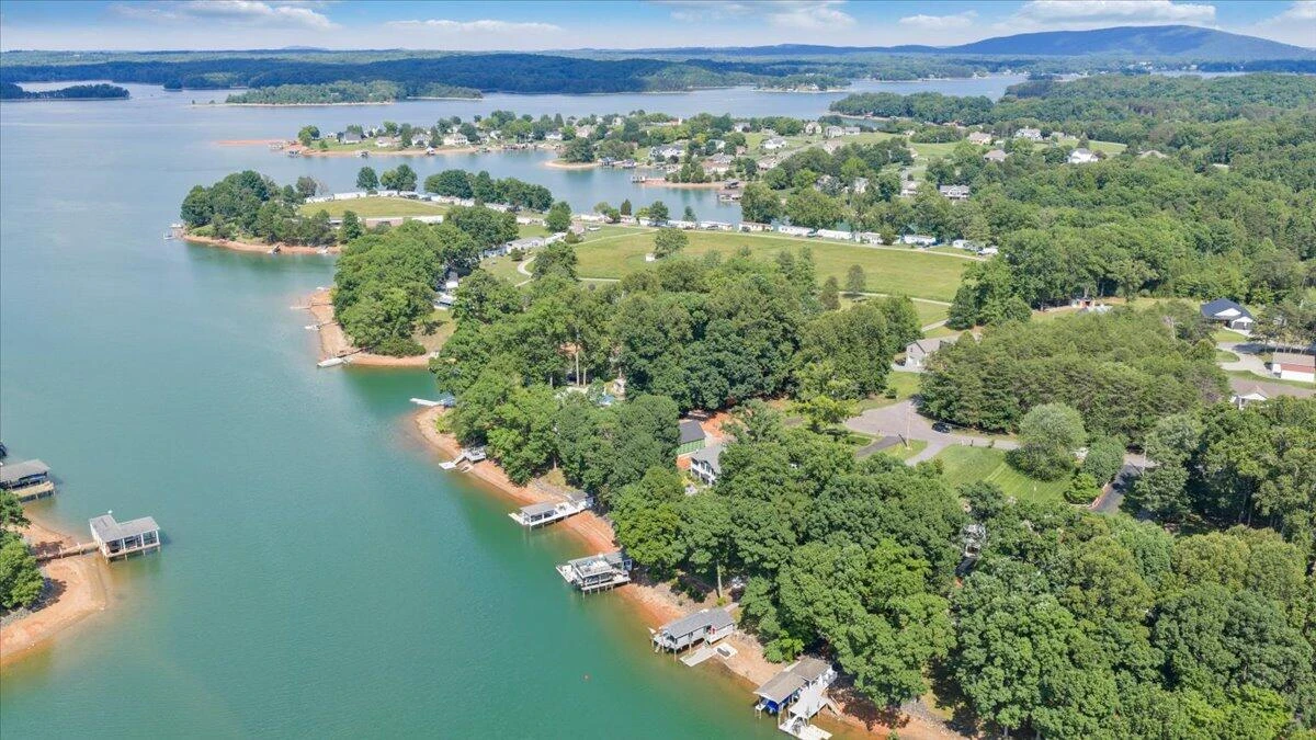 129 Douglas DR - Photo 44