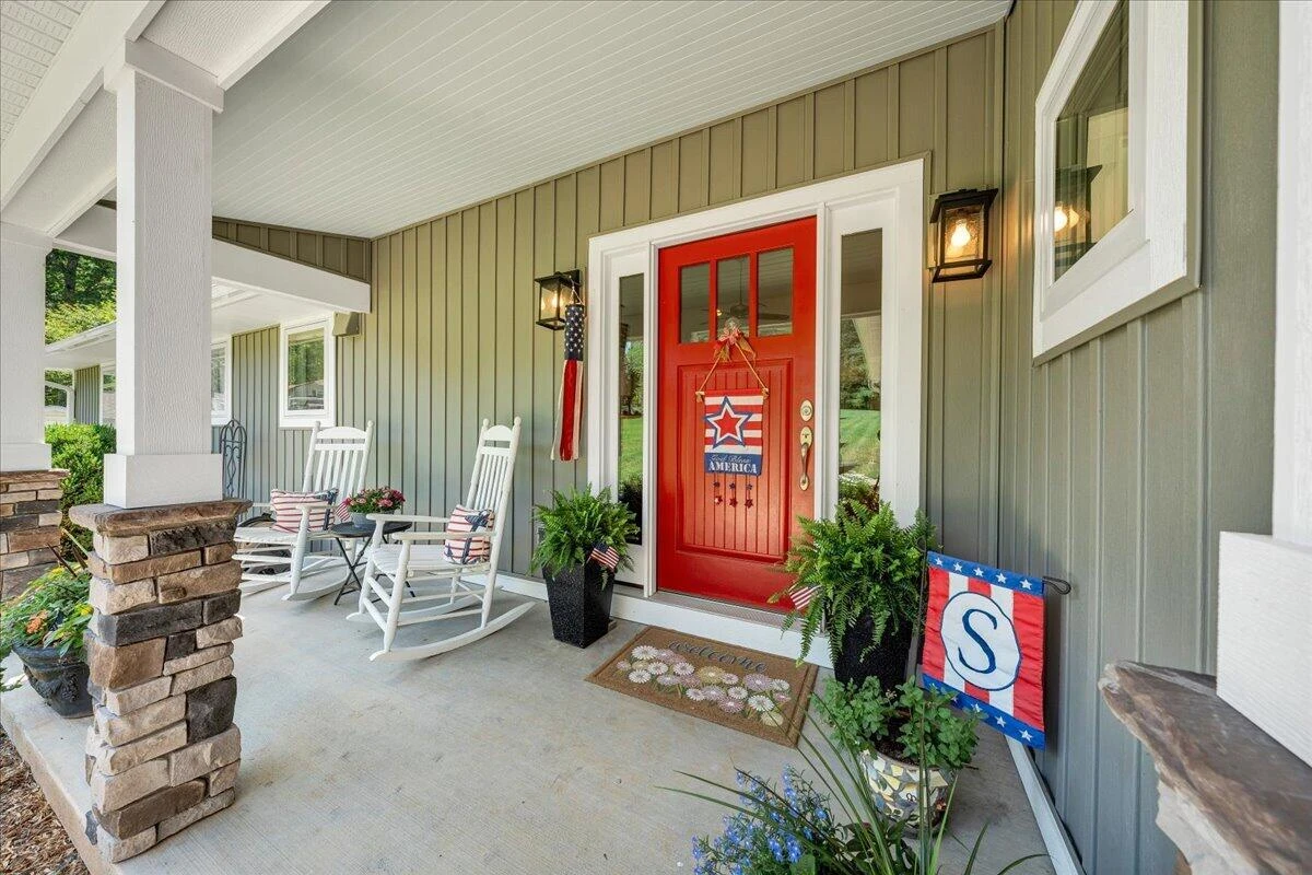 129 Douglas DR - Photo 5
