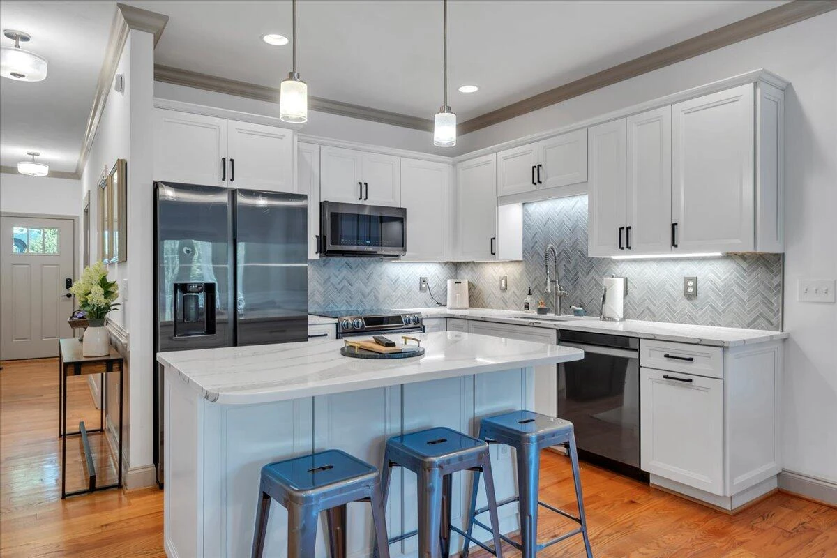 507 E Burwell ST - Photo 13