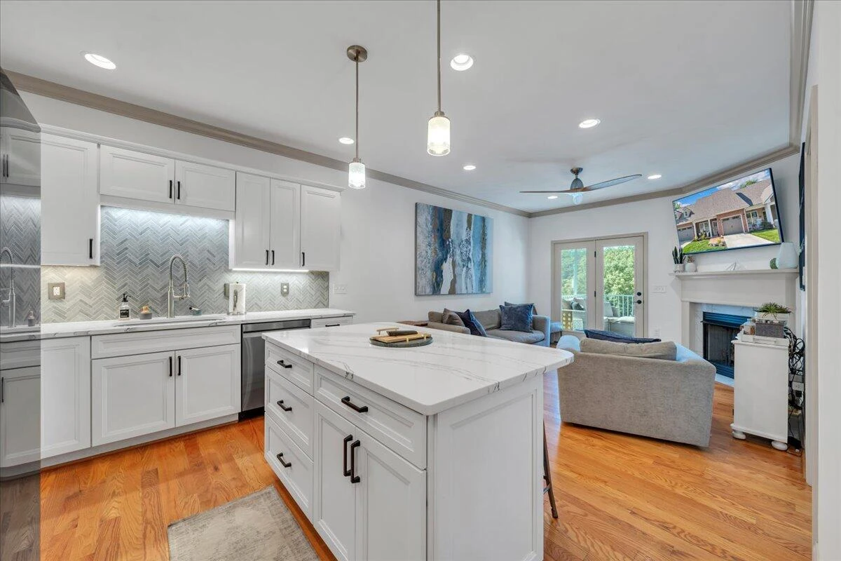 507 E Burwell ST - Photo 17