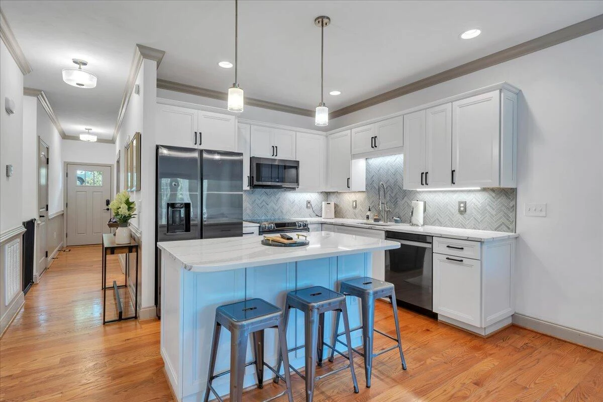 507 E Burwell ST - Photo 2