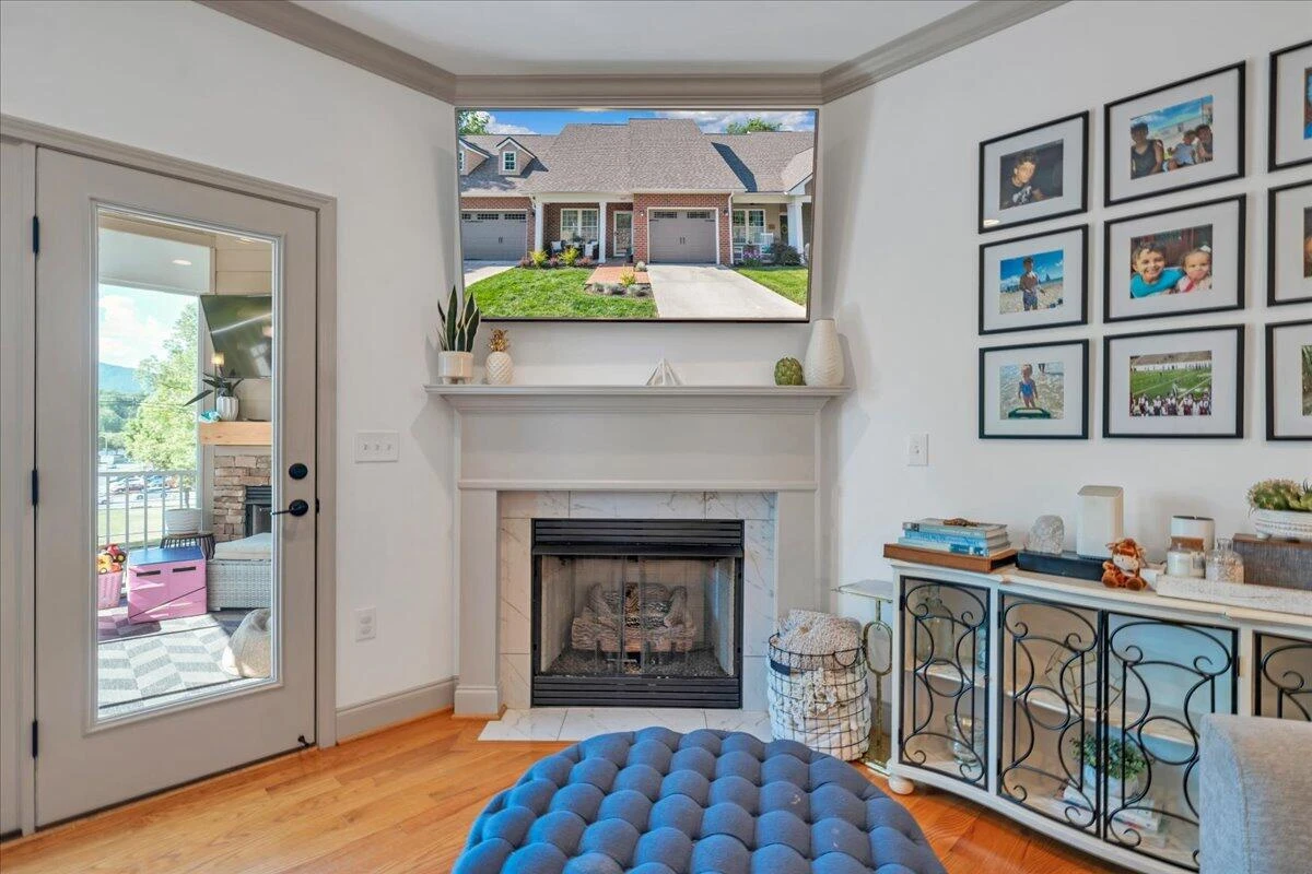 507 E Burwell ST - Photo 22