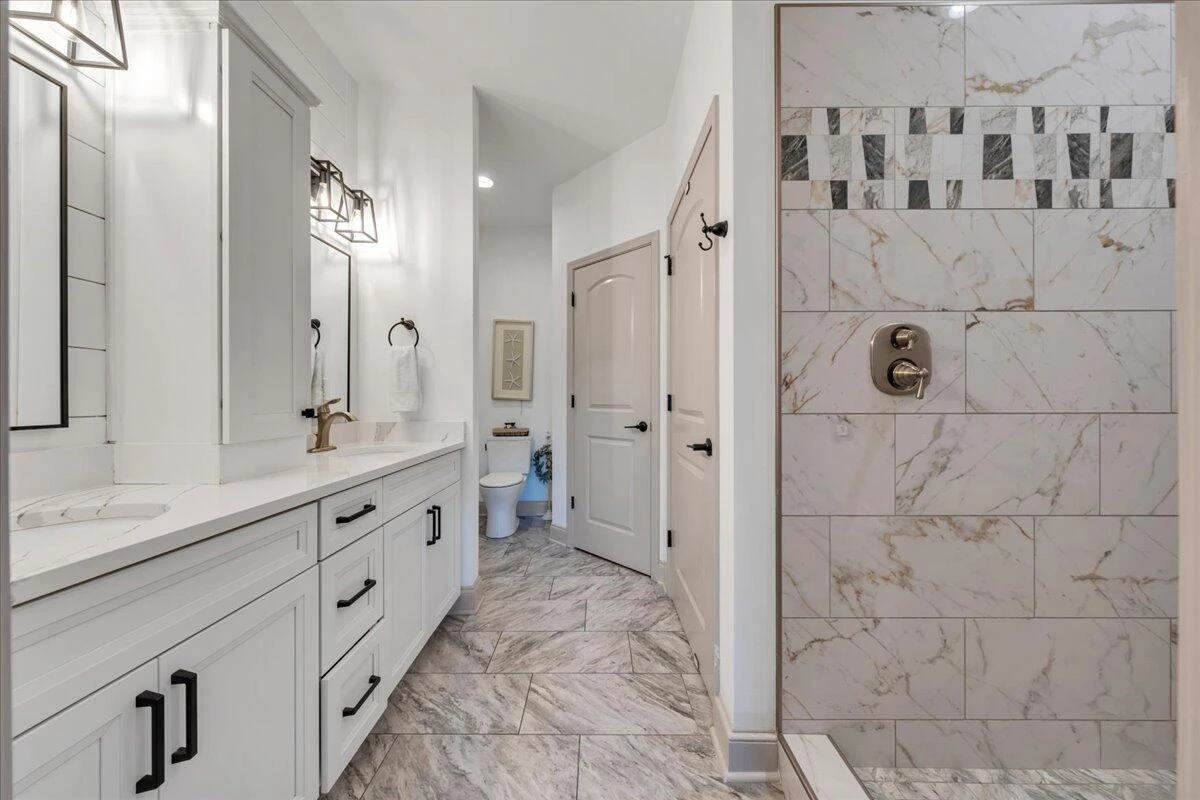 507 E Burwell ST - Photo 29