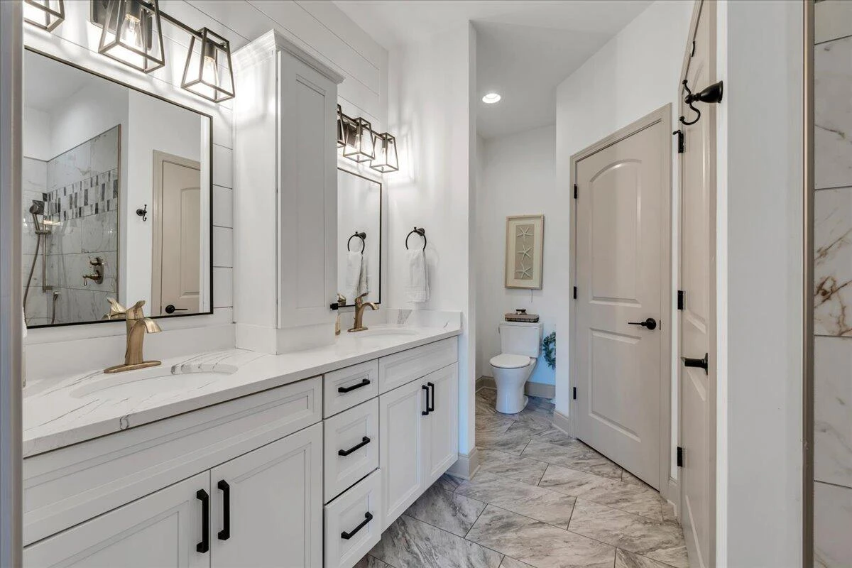 507 E Burwell ST - Photo 30