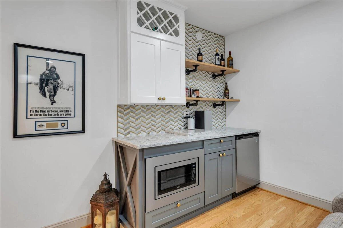 507 E Burwell ST - Photo 38