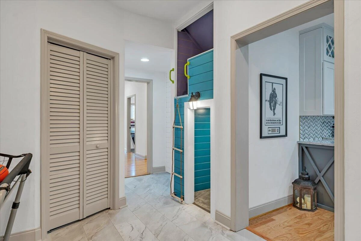 507 E Burwell ST - Photo 42