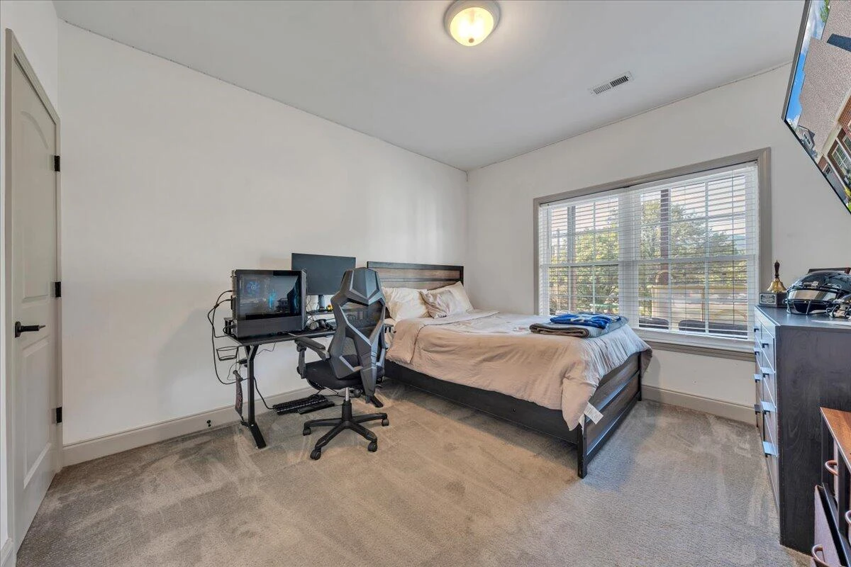 507 E Burwell ST - Photo 44