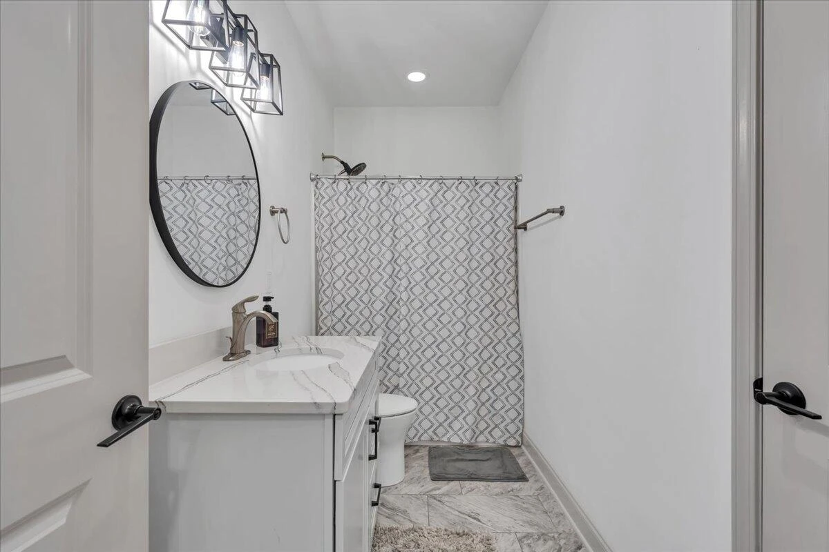 507 E Burwell ST - Photo 47
