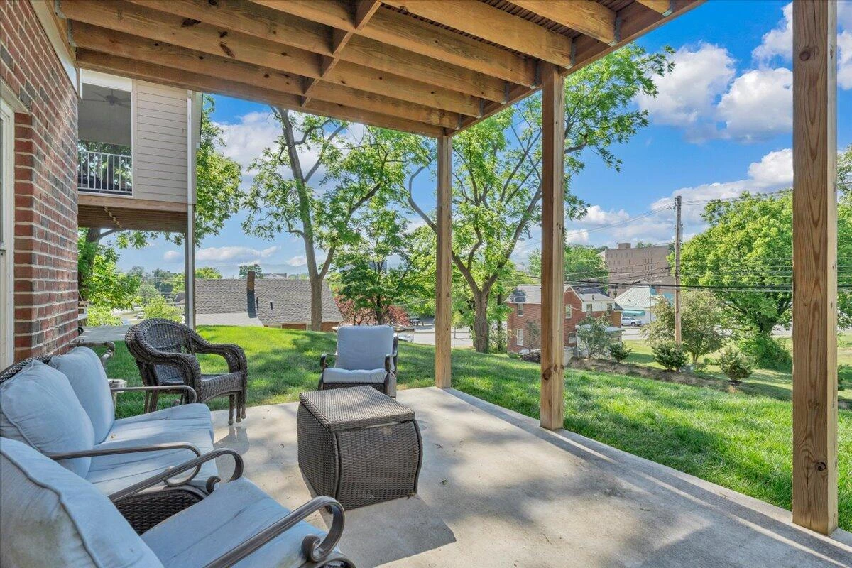 507 E Burwell ST - Photo 49