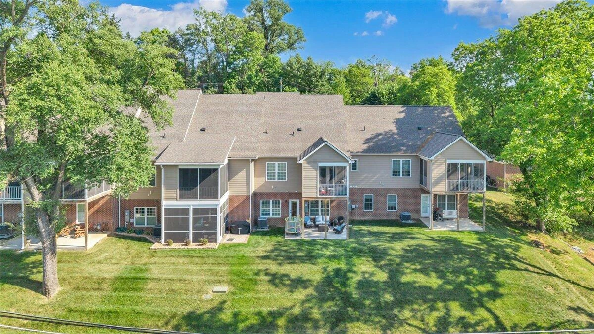507 E Burwell ST - Photo 65