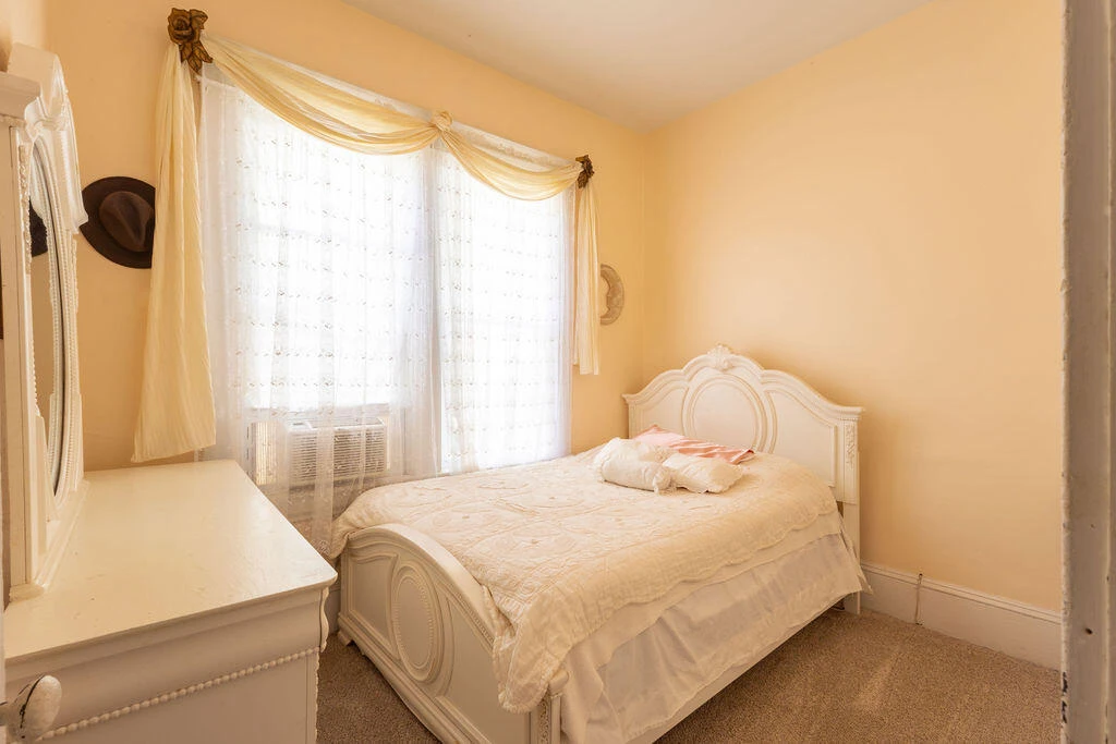 1121 Kerns AVE SW - Photo 17