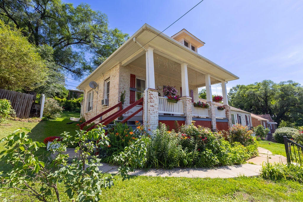 1121 Kerns AVE SW - Photo 4