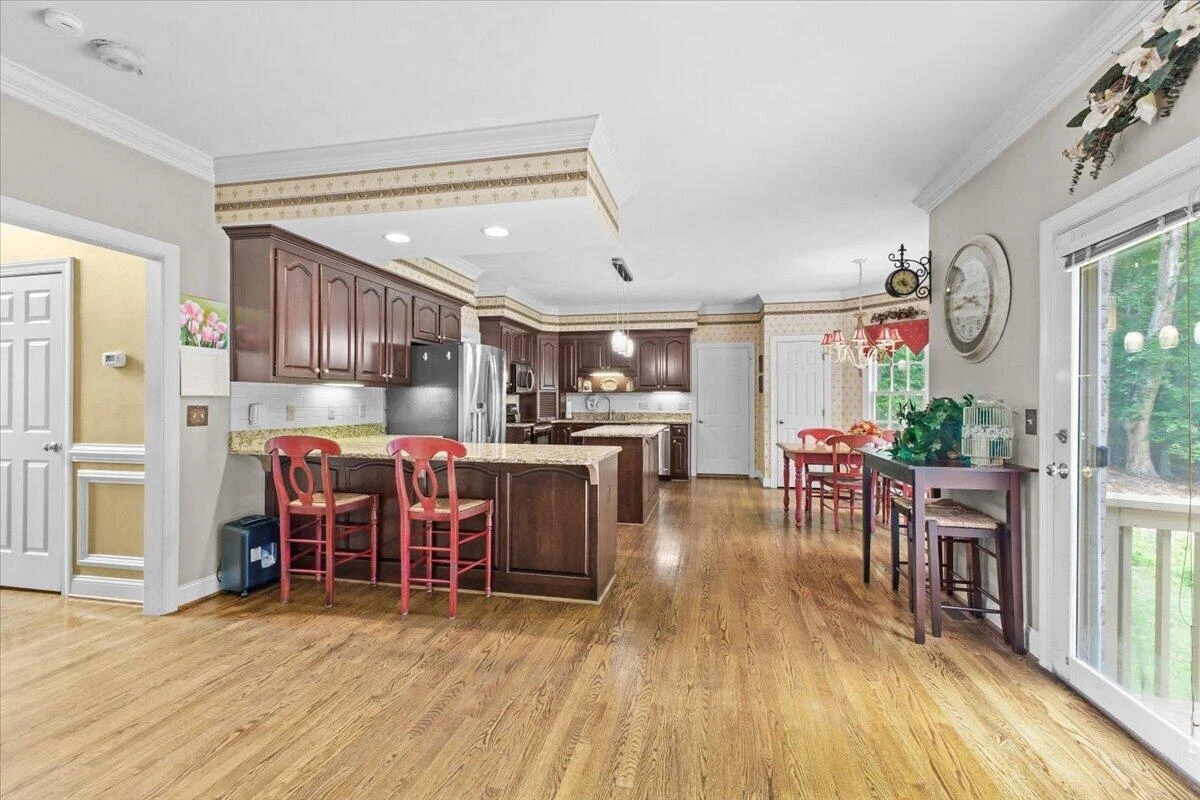 8343 Strathmore LN - Photo 12