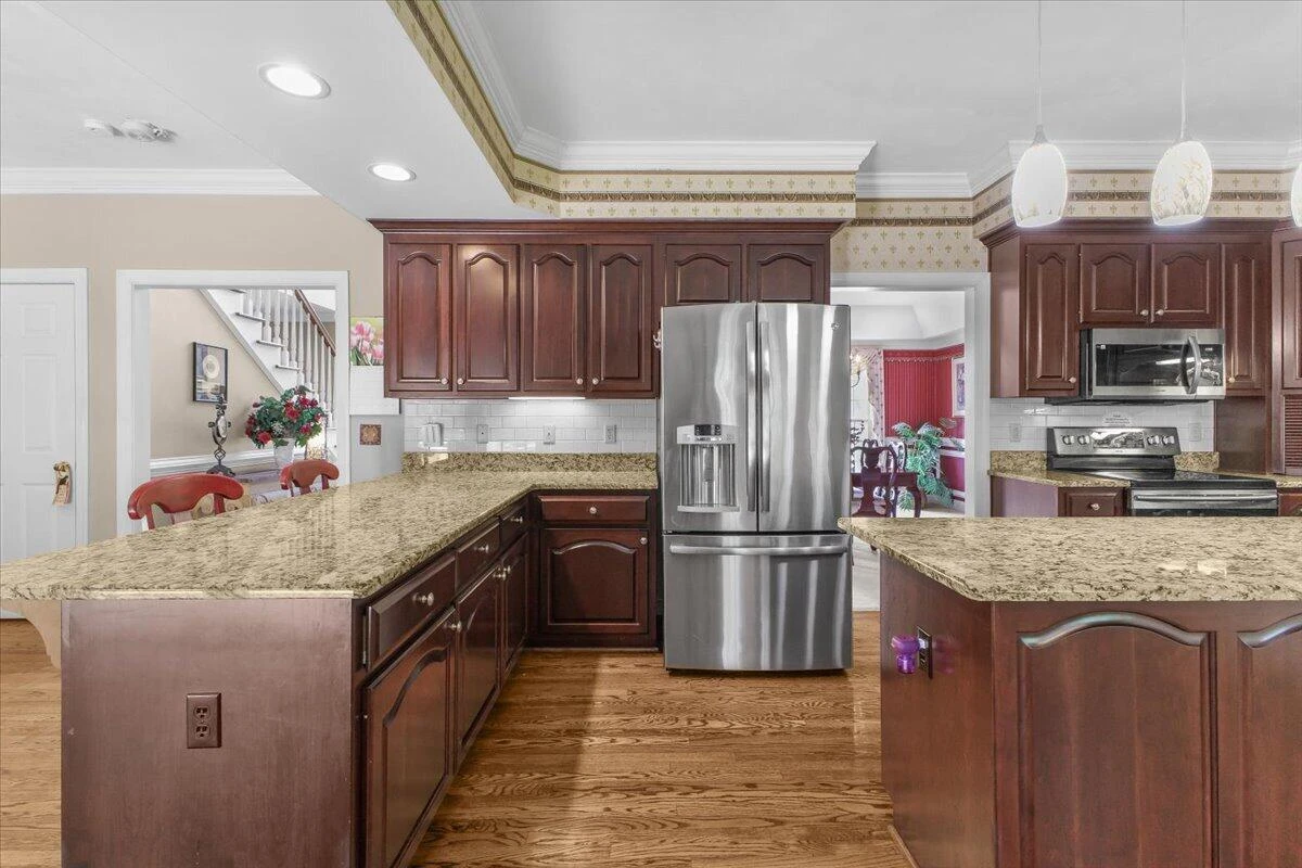 8343 Strathmore LN - Photo 14