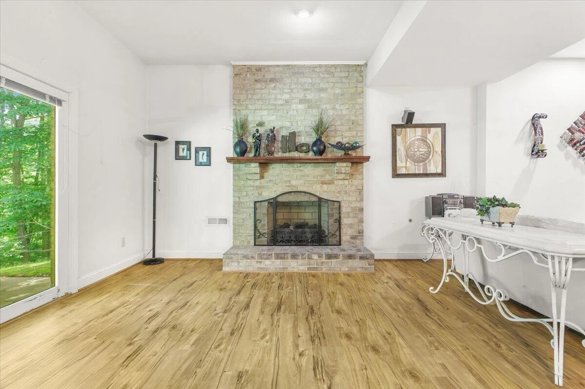 8343 Strathmore LN - Photo 42
