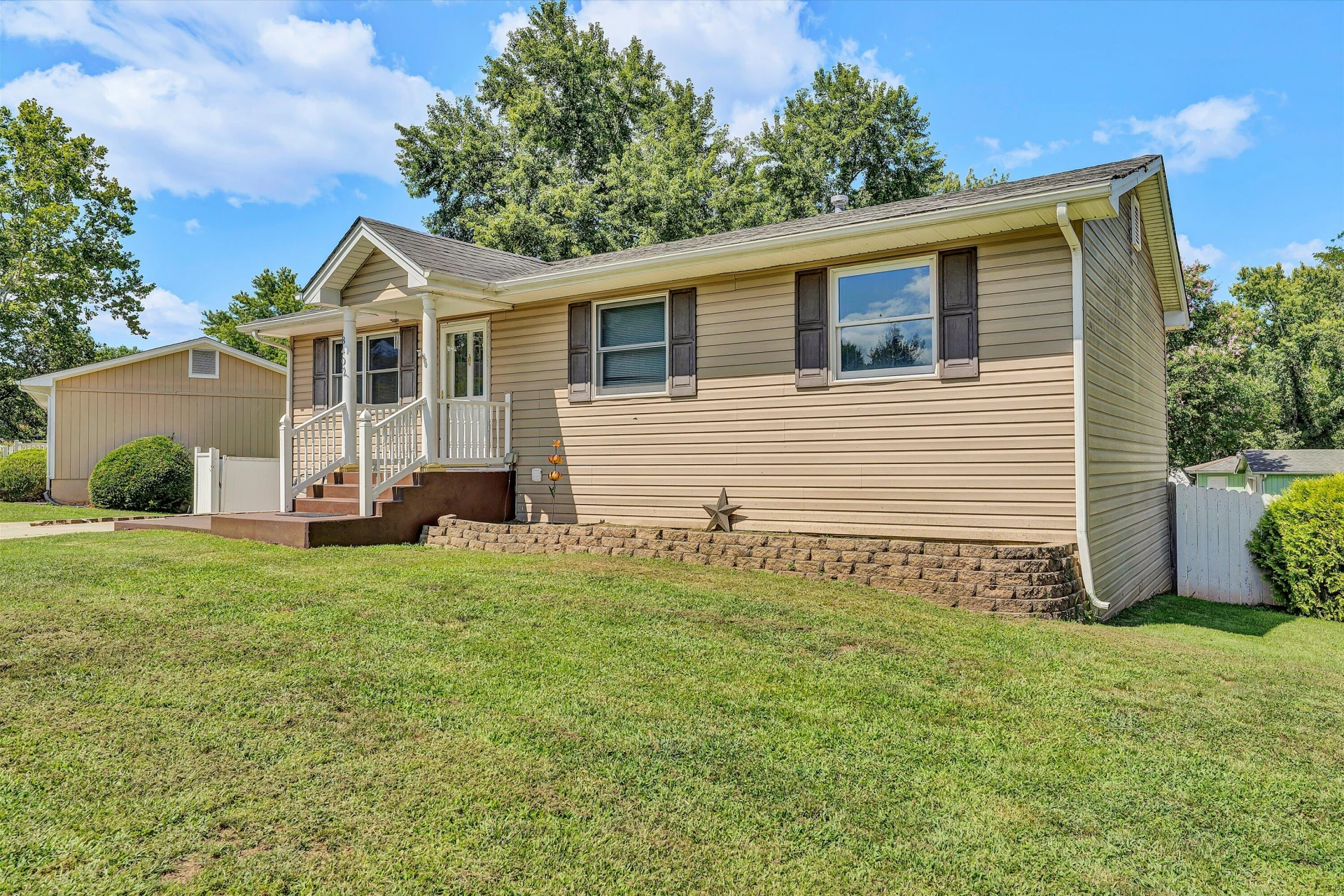 8402 Brubaker DR - Photo 2