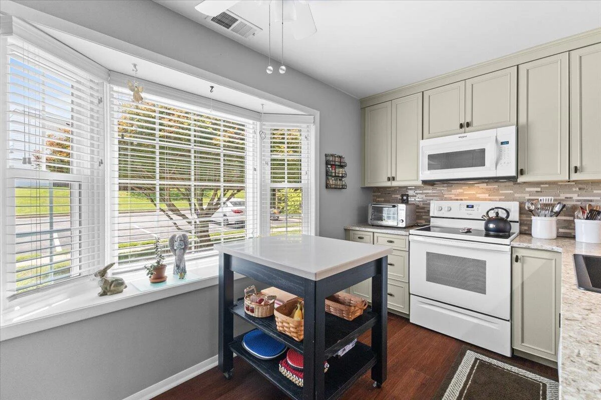4522 Andover CT - Photo 4