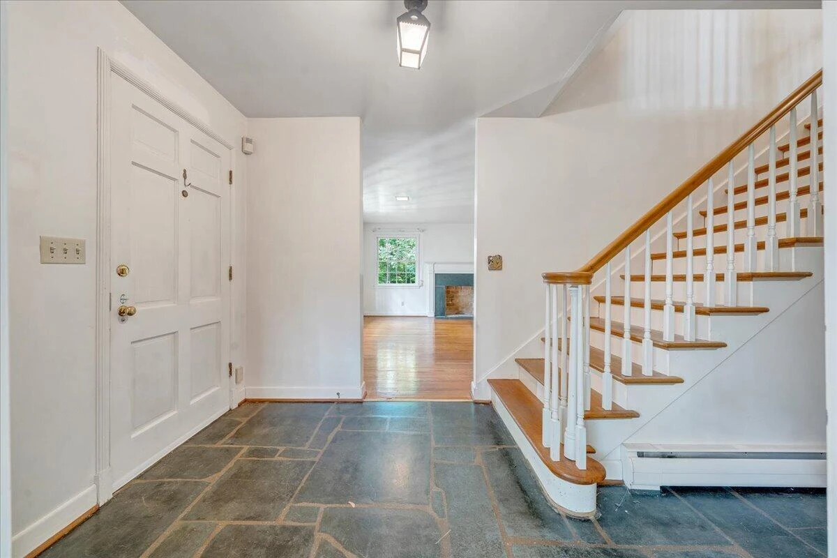 1009 Hardy RD - Photo 10