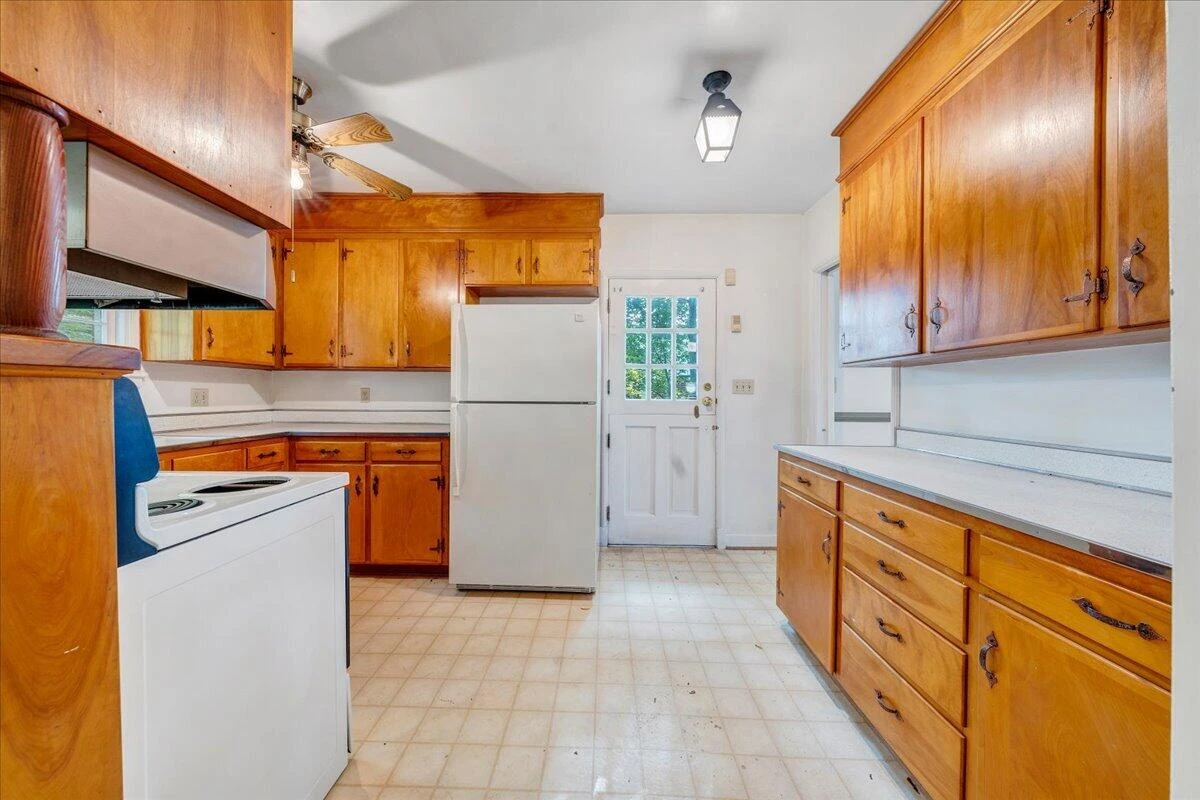 1009 Hardy RD - Photo 12